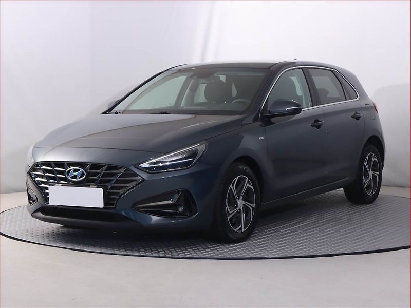 Hyundai i30 (2022) 1.5 T-GDI MHEV, Serv.kniha - fotka 2 z 20