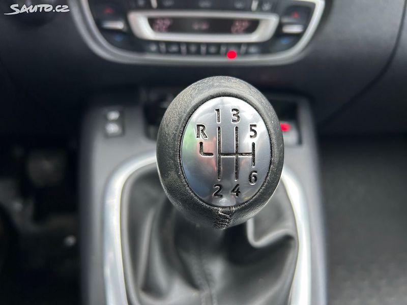Renault Scénic (2010) 1.5 DCi 78 KW servisni kniha - fotka 19 z 29