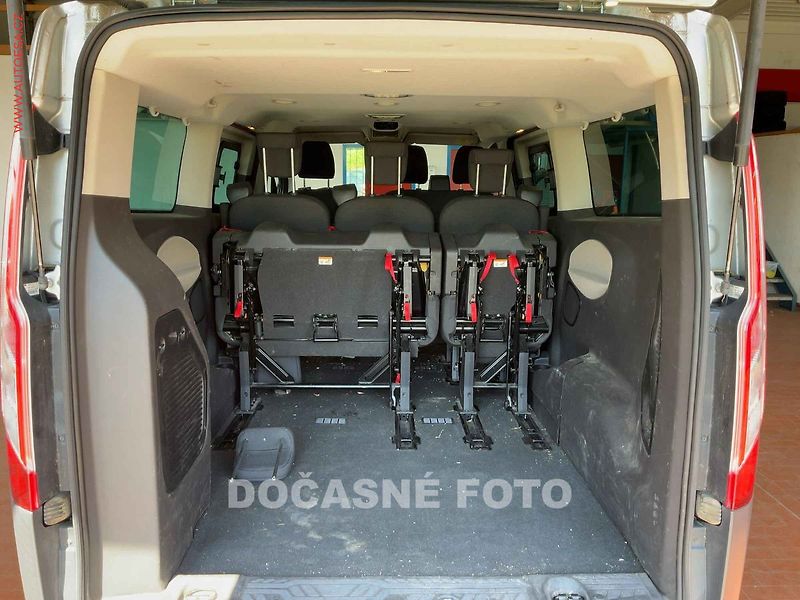 Ford Tourneo Custom (2014) 2.2TDCi L2 9míst, Trend - fotka 5 z 5