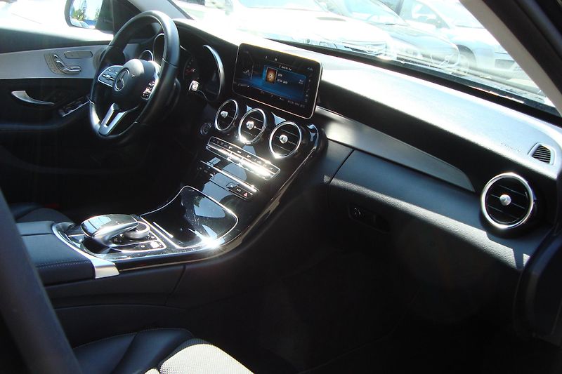 Mercedes-Benz Třídy C (2021) 220D,143kW, Exclusivce,S.kniha - fotka 53 z 92