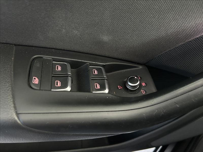 Audi Q3 2,0   TDI 130kW,AUTOMAT,QUATTR - fotka 10 z 26