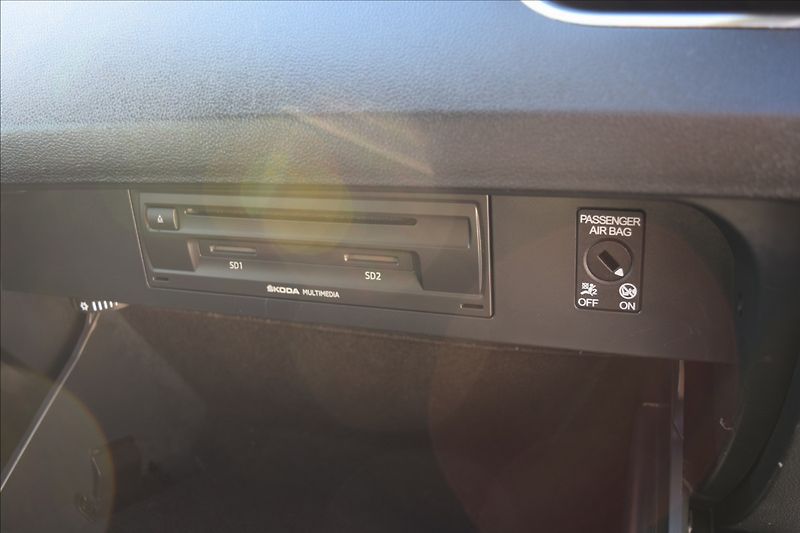 Škoda Octavia 1,6 TDI 77KW ALU KLIMA NAVI - fotka 45 z 48