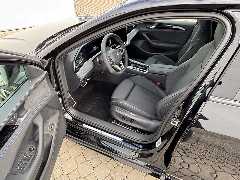Volkswagen Passat (2026) R-Line Family 7DSG 2,0TDI - fotka 5 z 7