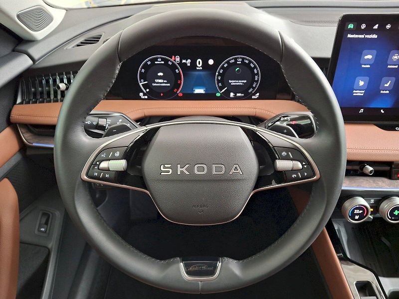 Škoda Superb (2025) L&K DSG 2,0TSi 150kW - fotka 16 z 35