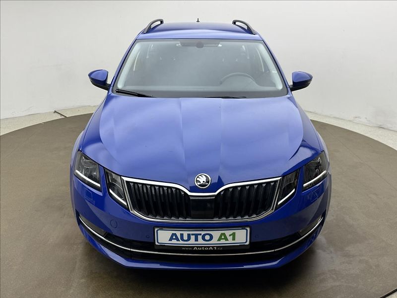 Škoda Octavia 2,0 LED STYLE NAVI KEYLESS CZ - fotka 2 z 42