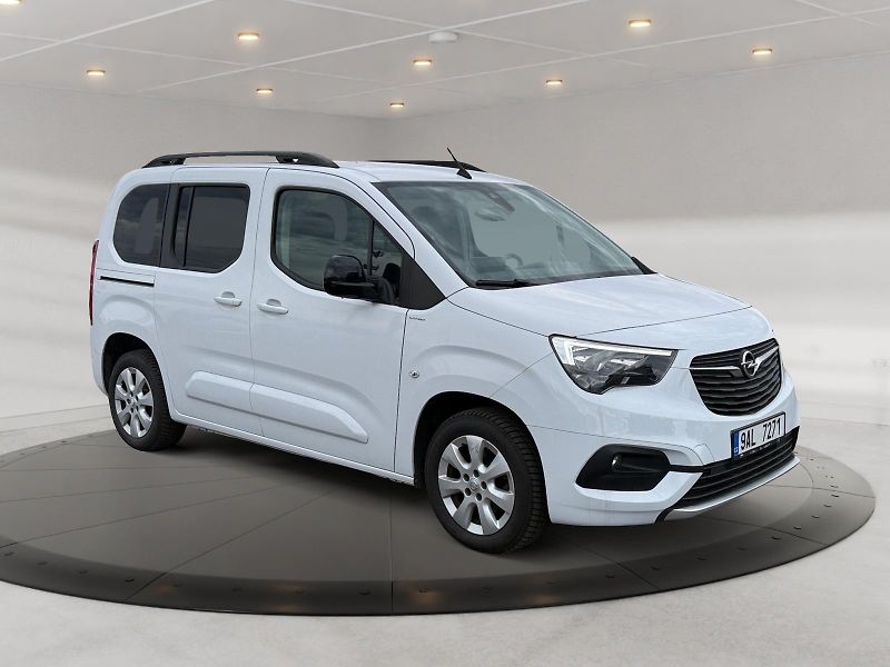 Opel Combo (2022) ELEGANCE+ 1.5CDTI 96kW TAŽNÉ - fotka 3 z 11