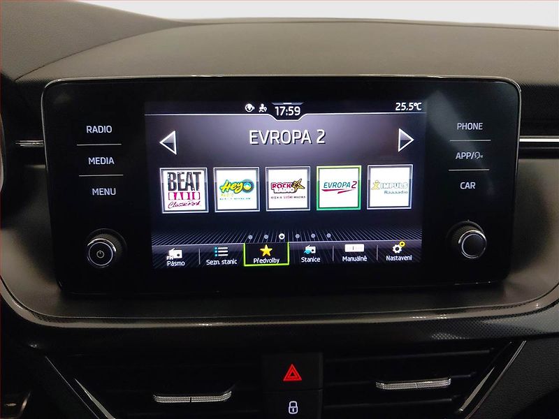 Škoda Kamiq (2021) 1.0 TSI, Tempomat - fotka 13 z 17