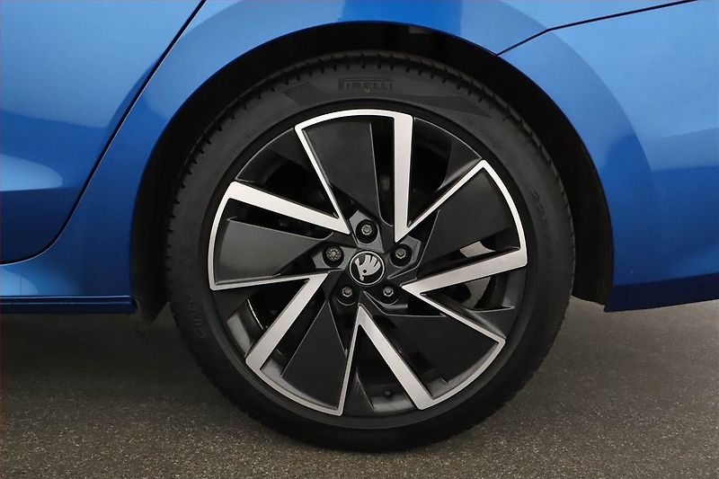 Škoda Octavia (2025) 2.0 TSI, SPORTLINE, KEYLESS - fotka 12 z 23