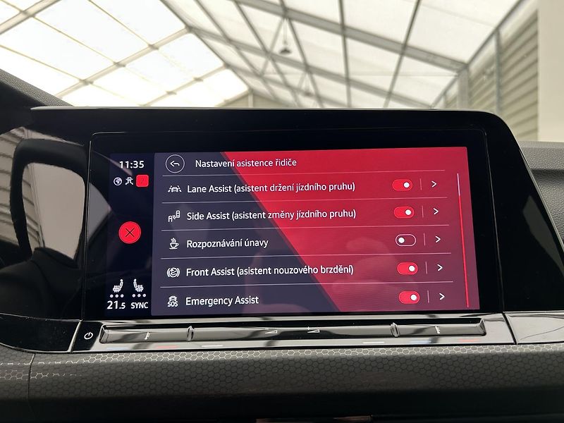 Volkswagen Golf 2.0 GTI  PERFORMANCE - fotka 14 z 29