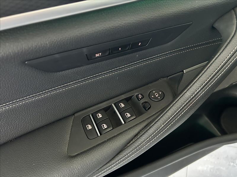 BMW Řada 5 3,0   530xD,210kW,ČR,M-SPORT,D - fotka 12 z 43