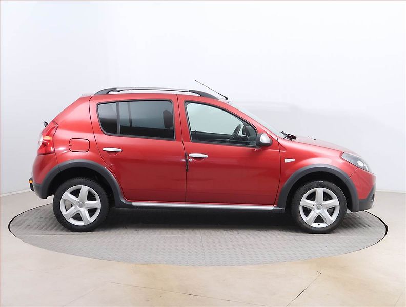 Dacia Sandero (2010) Stepway 1.5 dCi, po STK, Tažné - fotka 6 z 13