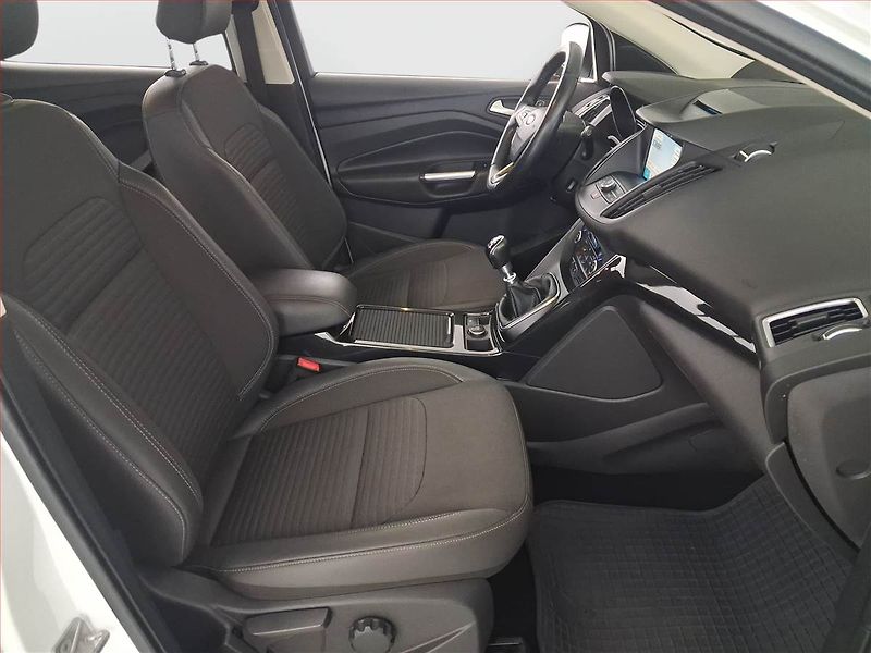 Ford Kuga (2018) 2.0 TDCi, 4X4, Serv.kniha - fotka 9 z 16