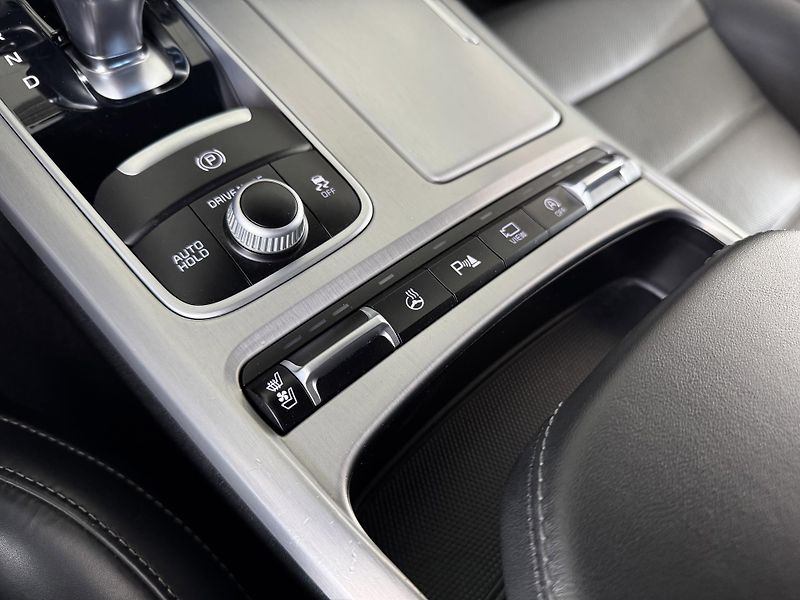 Kia Stinger 3,3TGDI V6*4WD*HUD*360kam*DPH - fotka 26 z 44