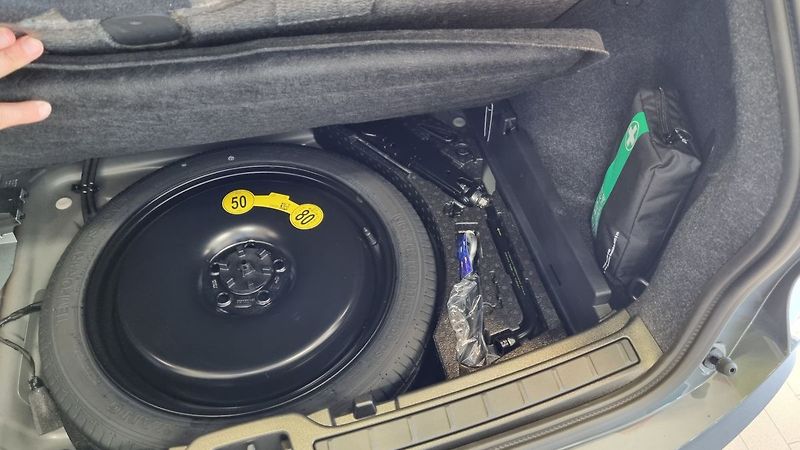 Volvo XC40 (2026) B3 2.0L 163 HP AT7 FWD CORE - fotka 13 z 15