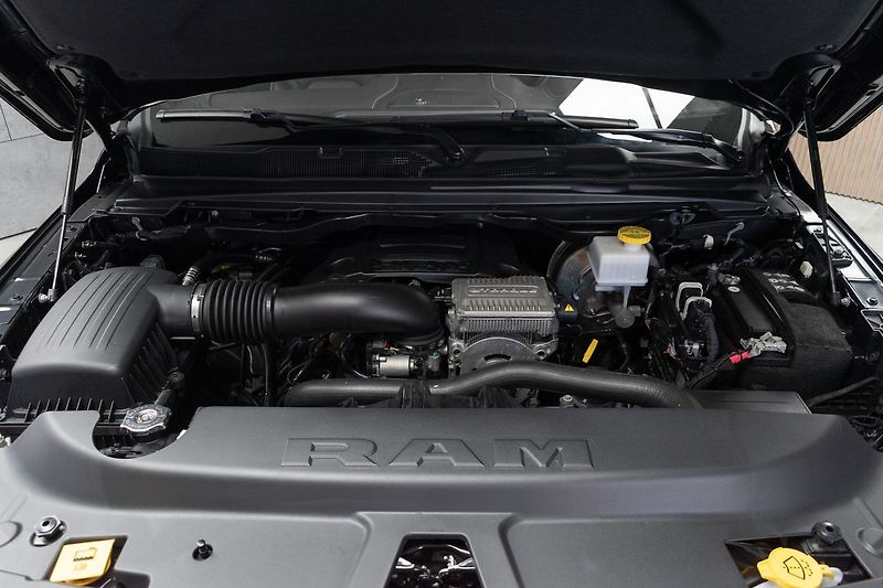 Dodge RAM 5.7 HEMI*LIMITED*AIR*LPG*ČR 1M - fotka 40 z 48