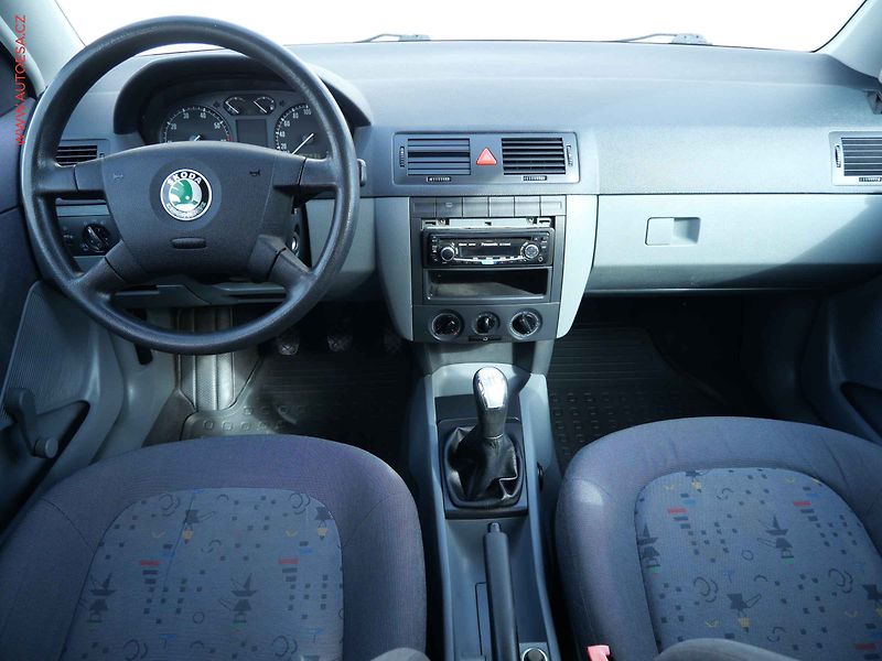 Škoda Fabia (2003) 1.2 HTP, ČR, zmk.řazení - fotka 8 z 18