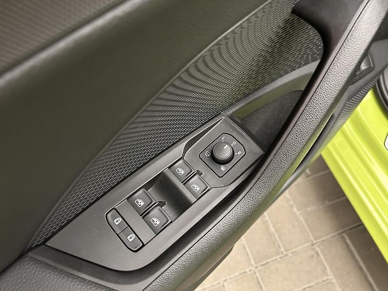Škoda Octavia 2.0 TDI SportLine - fotka 7 z 23