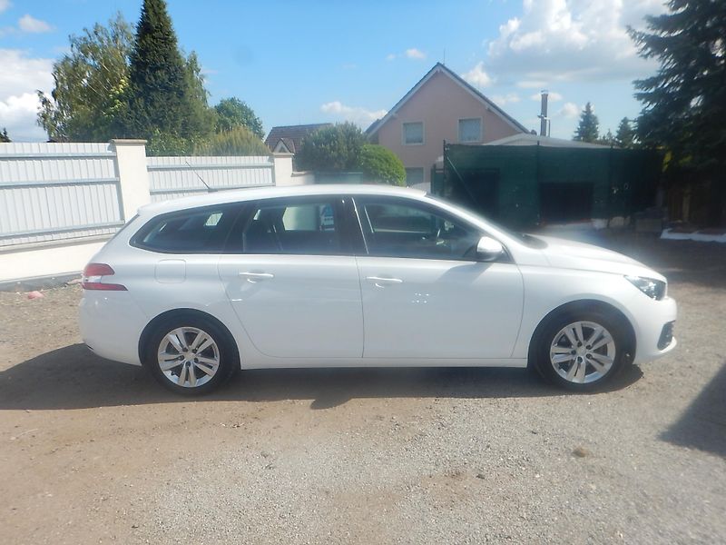 Peugeot 308 1.5 Hdi 96 kw - fotka 5 z 13