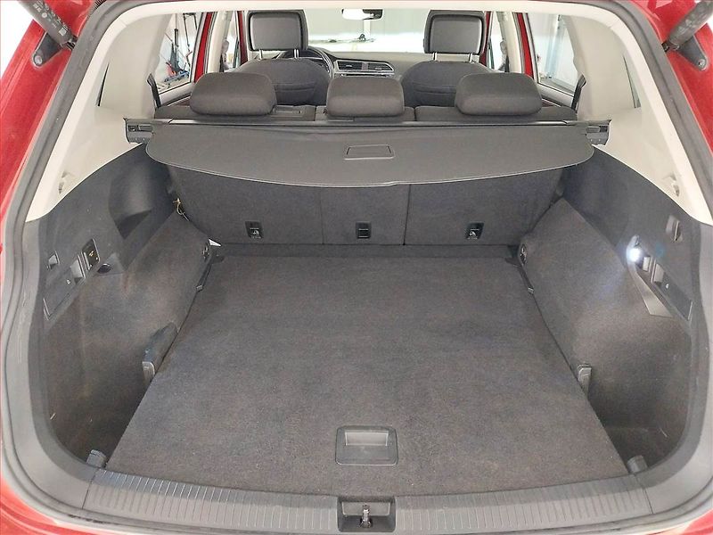 Volkswagen Tiguan Allspace (2024) Elegance 2.0 TDI - fotka 14 z 24