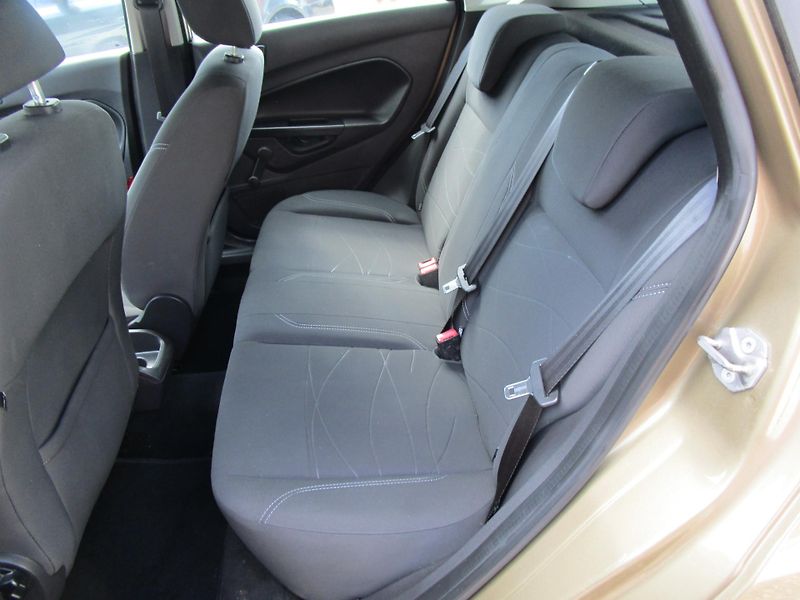Ford Fiesta 1,2-60KW-NOVÁ STK+OLEJ+ROZVODY - fotka 8 z 15