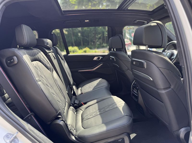 BMW X7 40d xDrive Msport PRO | max  - fotka 27 z 38