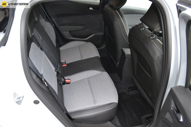 Renault Clio FULL HYBRID TECHNO E-TECH 145 - fotka 15 z 51