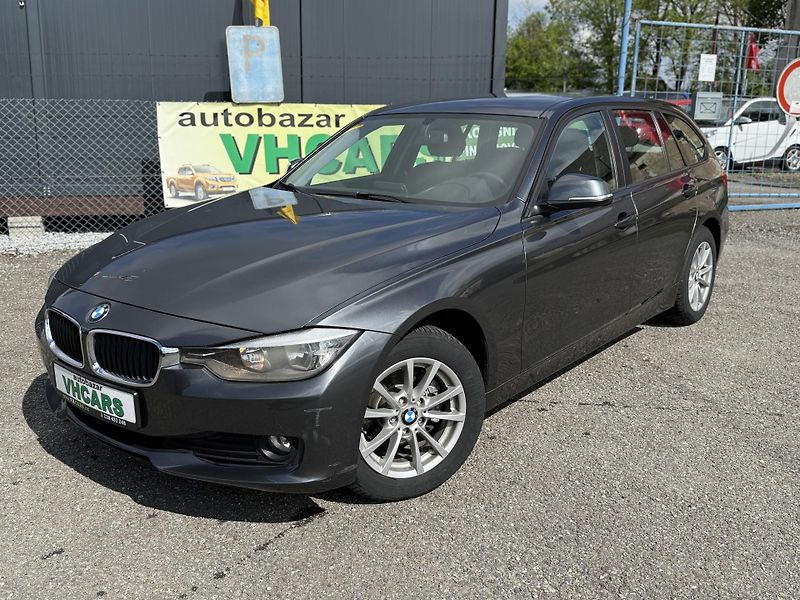 BMW Řada 3 318D - fotka 1 z 22