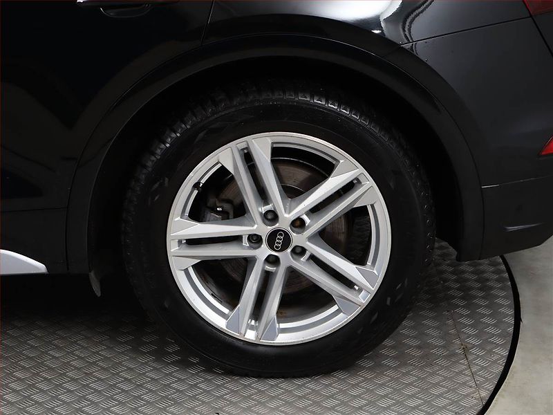 Audi Q5 (2023) 40 TDI - fotka 13 z 23
