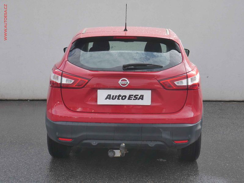 Nissan Qashqai (2017) 1.2 DiG-T, 2.maj,ČR, Visia - fotka 5 z 15