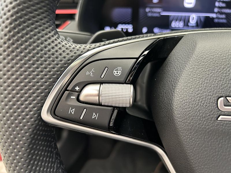 Škoda Kamiq 1.0 TSI Monte Carlo - fotka 11 z 26