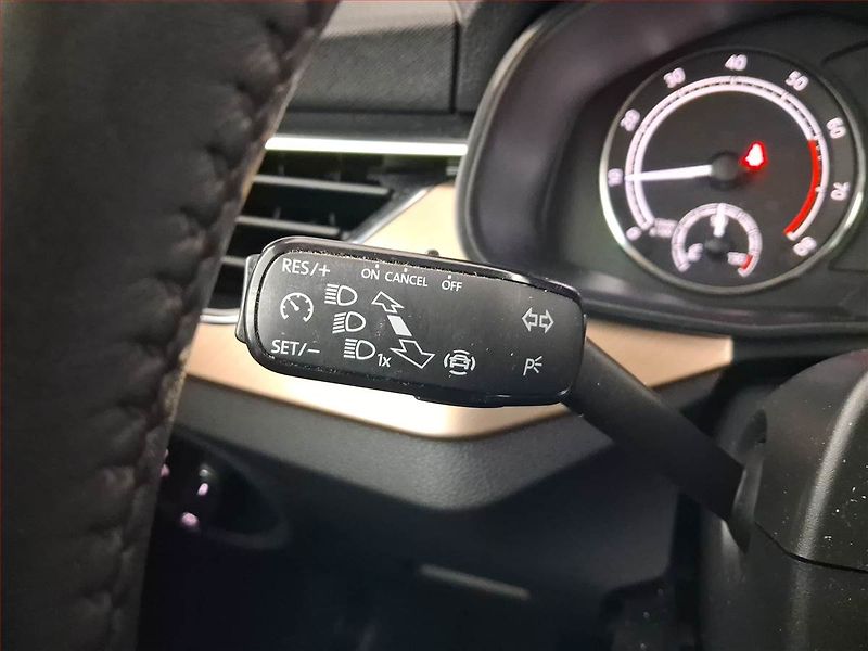 Škoda Scala (2021) 1.0 TSI, Automat, Tempomat - fotka 17 z 21