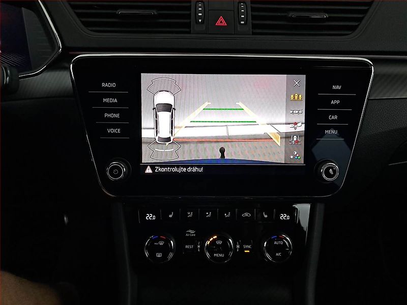 Škoda Superb (2023) Sportline 2.0 TSI - fotka 19 z 25