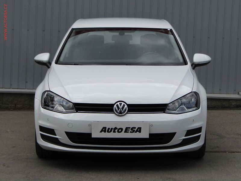 Volkswagen Golf (2013) 1.2 TSI, 2.maj,ČR, DSG - fotka 2 z 20