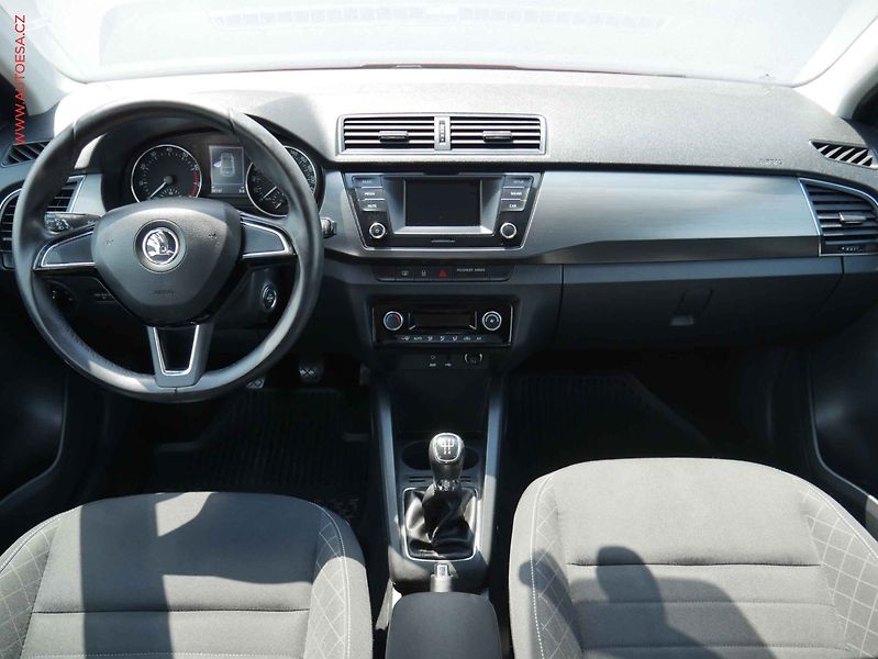 Škoda Fabia (2016) 1.2TSi, 1.maj,ČR, Style - fotka 8 z 14