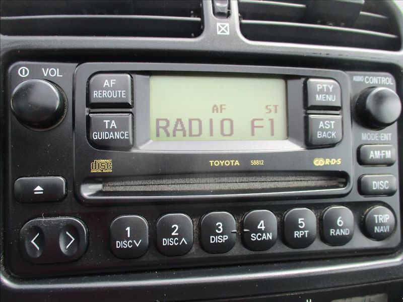 Toyota RAV4 2,0 D4D, klima,4x4,servis,tažn - fotka 21 z 34
