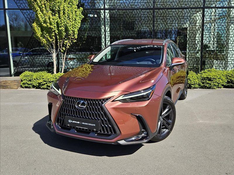 Lexus NX 350h 2,5 Executive Top - fotka 2 z 12