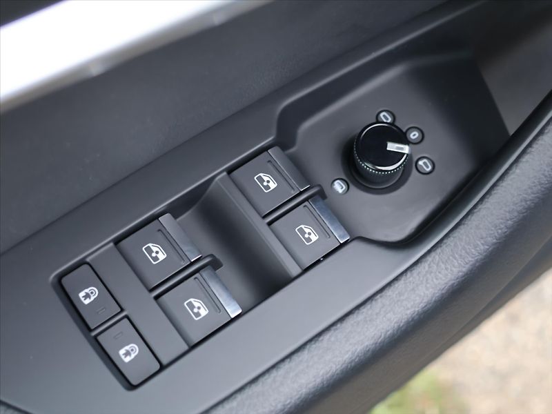 Audi A6 2,0 45 TFSI 180kW S tronic DPH - fotka 16 z 33