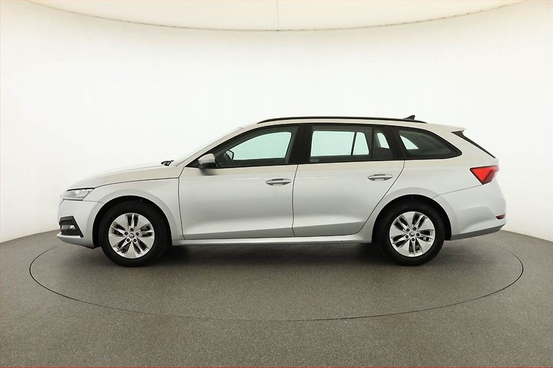 Škoda Octavia (2023) Ambition 2.0 TDI, ČR,1.maj - fotka 3 z 19
