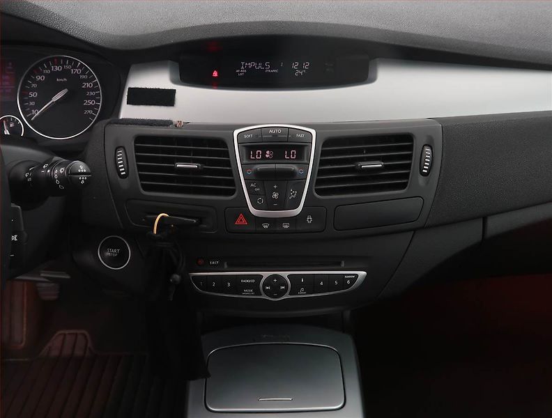 Renault Laguna (2008) 2.0 dCi, Tempomat - fotka 12 z 17