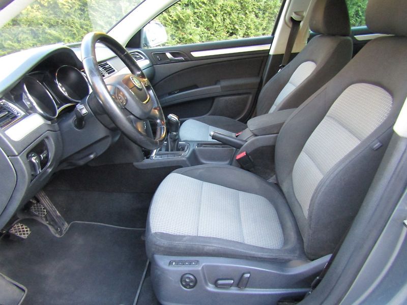 Škoda Superb (2011) 2.0 TDI 103kW  BEZ KOROZE - fotka 19 z 41