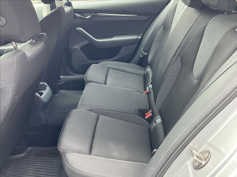Škoda Octavia 2,0 TDI 85kW Active Combi - fotka 14 z 23