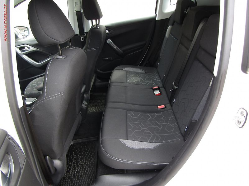 Peugeot 2008 (2019) 1.2 PT, ČR, AT - fotka 10 z 20