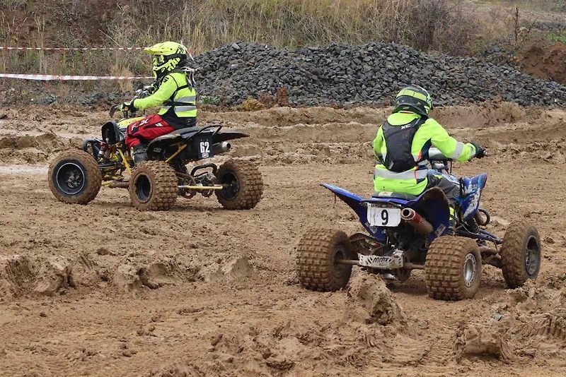 Offroad Maraton Most 2025 v lomu v Braňanech.