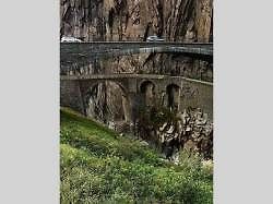 Grimsel Pass, v pozadí parádní Furka Pass