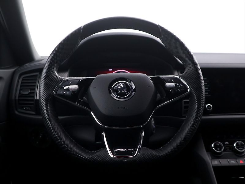 Škoda Kodiaq 2,0 TDI 147kW Sportline 4x4 DP - fotka 21 z 43