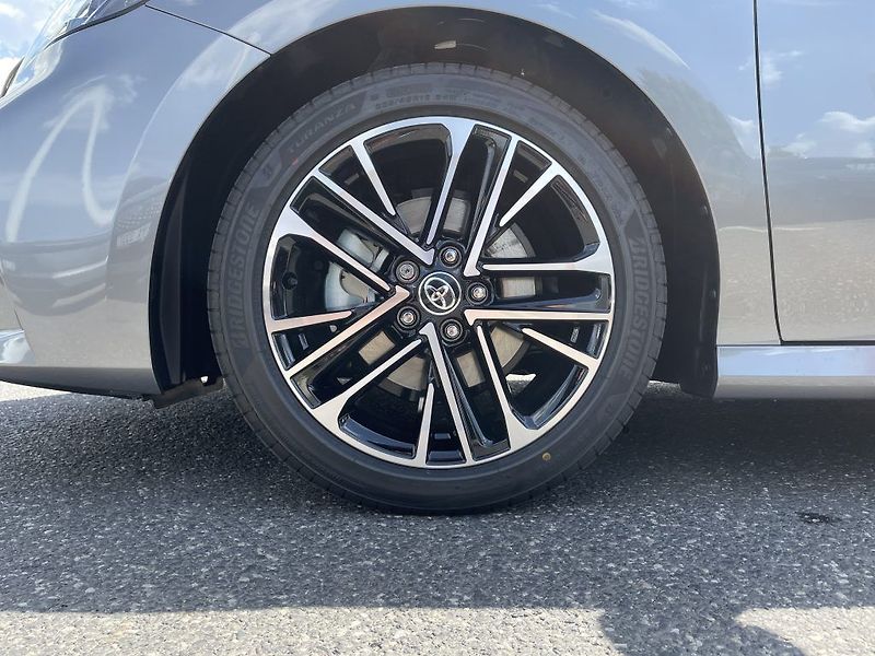 Toyota Camry 2.5 Hybrid Executive - fotka 11 z 29