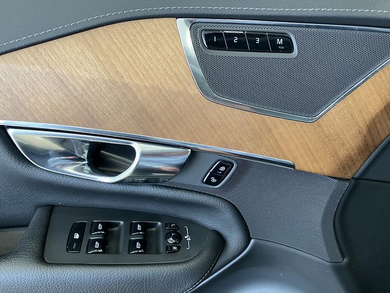 Volvo XC90 B5 AWD INSCRIPTION AT8, ČR - fotka 21 z 49