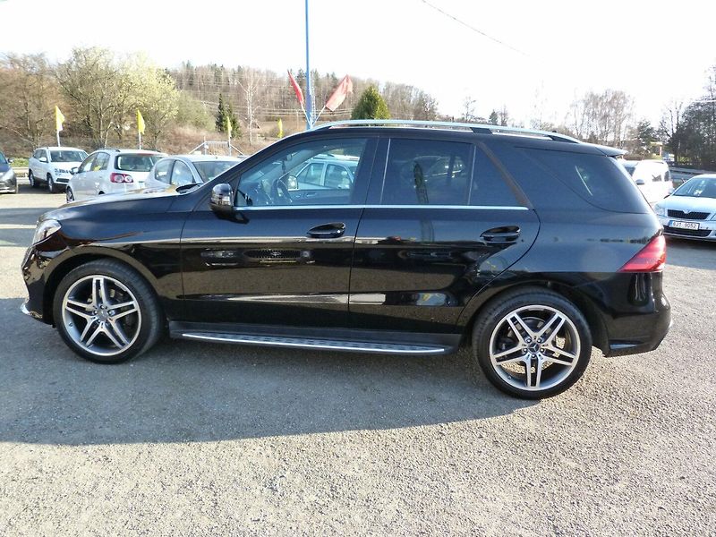 Mercedes-Benz GLE 350 D - fotka 8 z 21