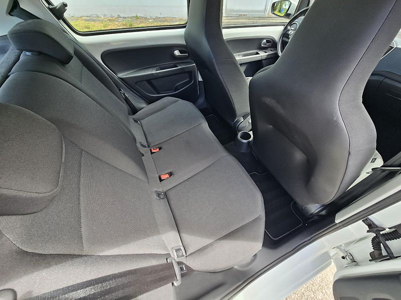 Volkswagen up! (2022) 1.0i KLIMA - fotka 15 z 18