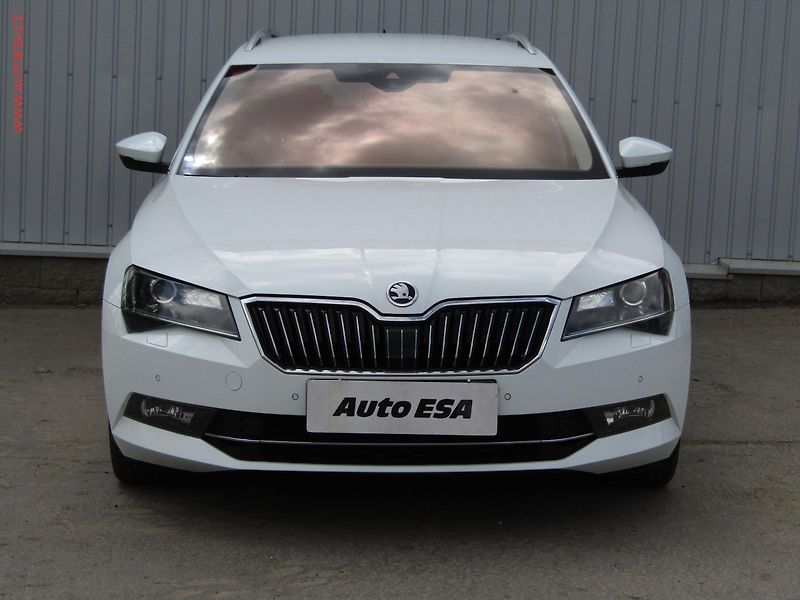 Škoda Superb (2016) 2.0 TDi, Style, TZ, navi - fotka 2 z 23